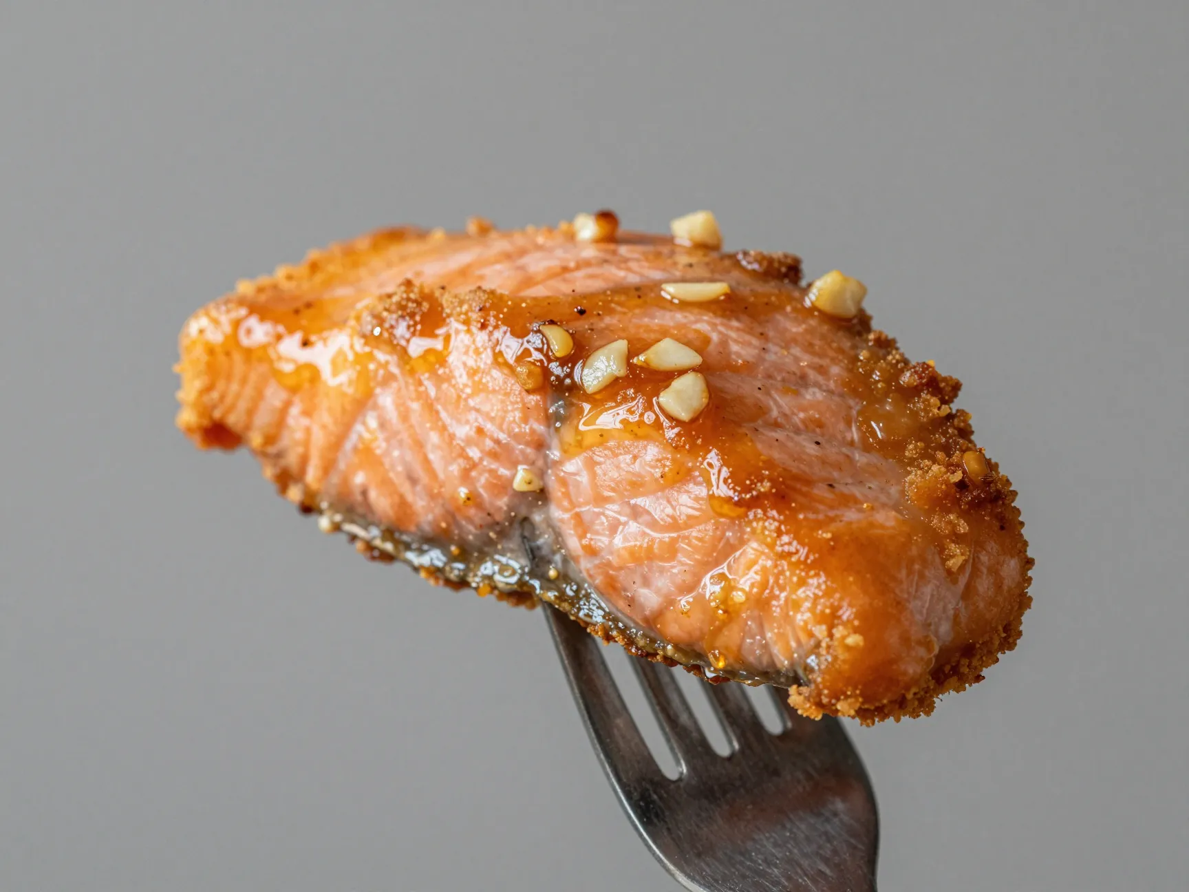 Honey garlic bang bang salmon bites