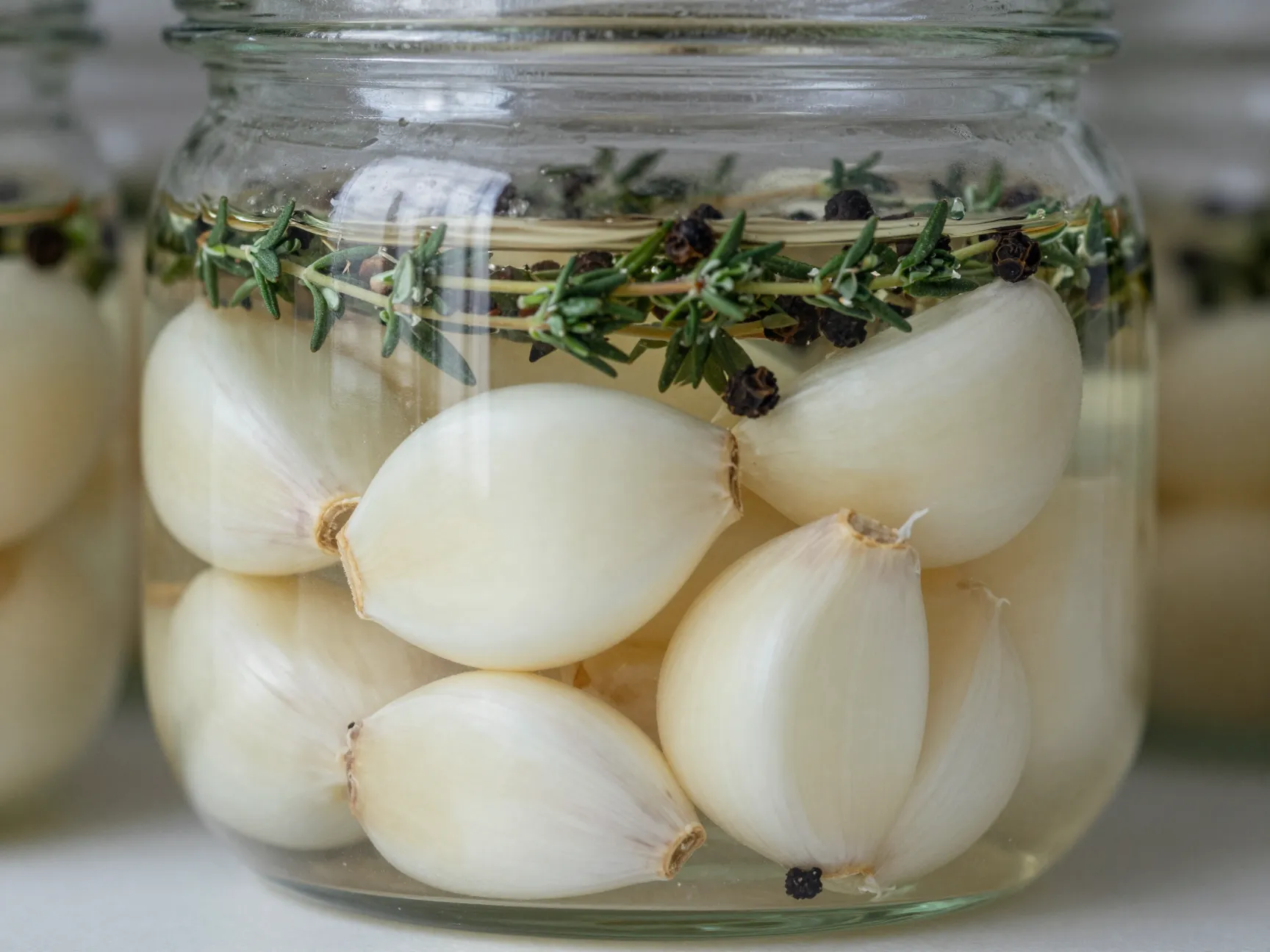 Easy pickled garlic