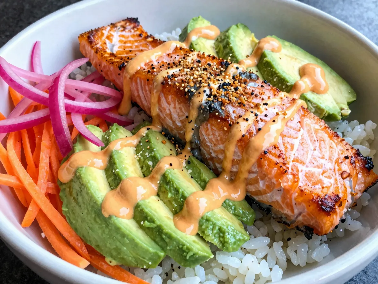 Spicy salmon sriracha bowl